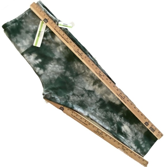 Nicole Miller Green Camo High Waisted Leggings 3X - Picture 9 of 9